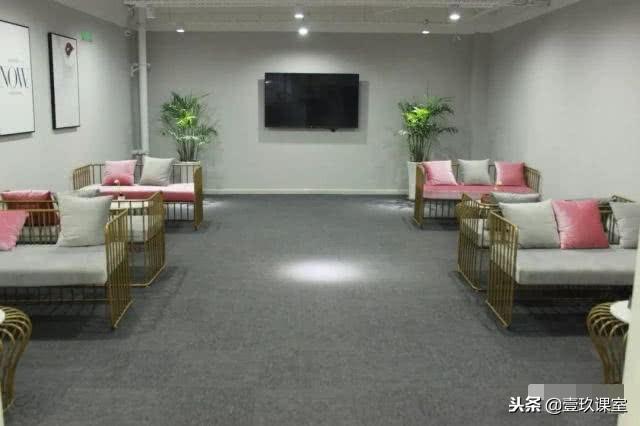 免费模式-主产品免费为破点,两招玩转裂变营销,一天收回投资