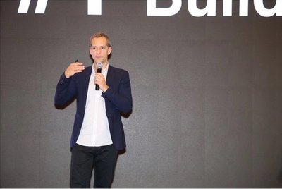 乐高全球资深社交媒体&视频总监Lars Silberbauer发言